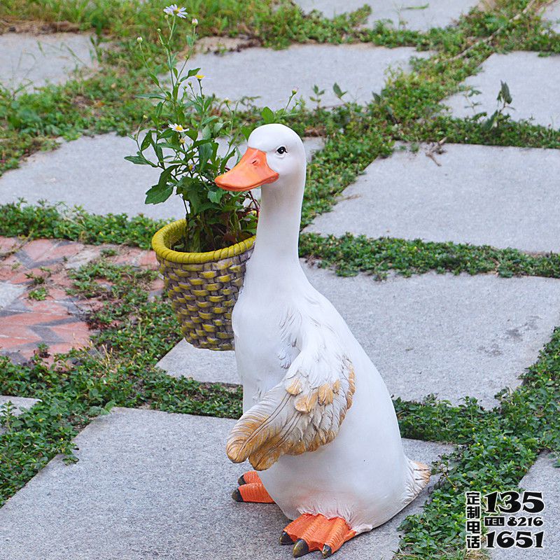 公園小路玻璃鋼仿真卡通鴨子雕塑